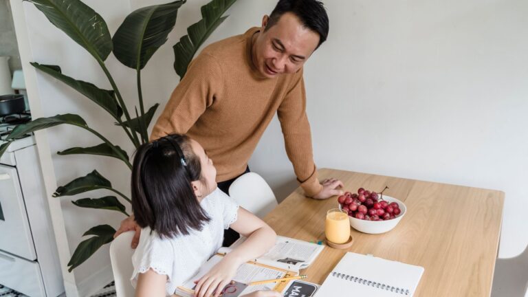 Comment la confiance parentale peut améliorer la scolarité des enfants