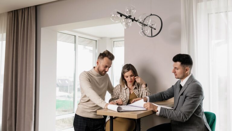 Agent de gestion locative : 5 responsabilités cachées que le secteur immobilier ne dit pas aux candidats