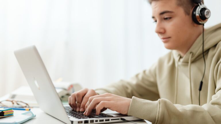 Soutien scolaire en ligne : quand le cours s’adapte à l’élève
